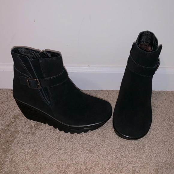 skechers parallel wedge bootie